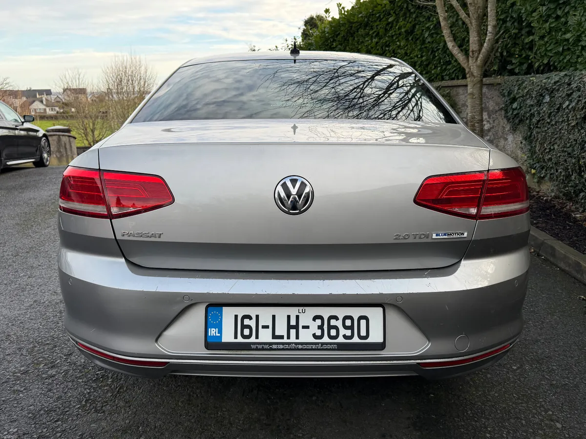 Volkswagen Passat 2016 - Image 4