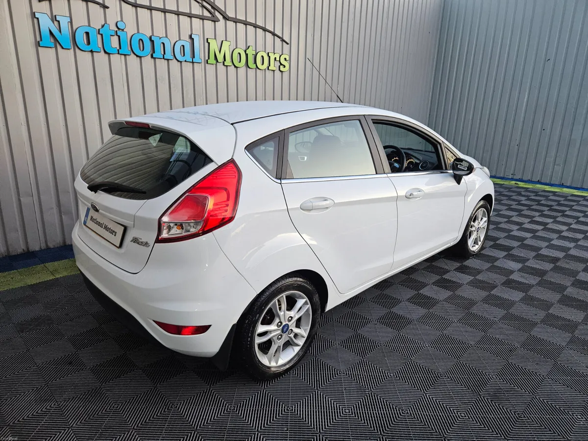2014 Ford Fiesta 1.2 ZETEC Petrol - Image 3