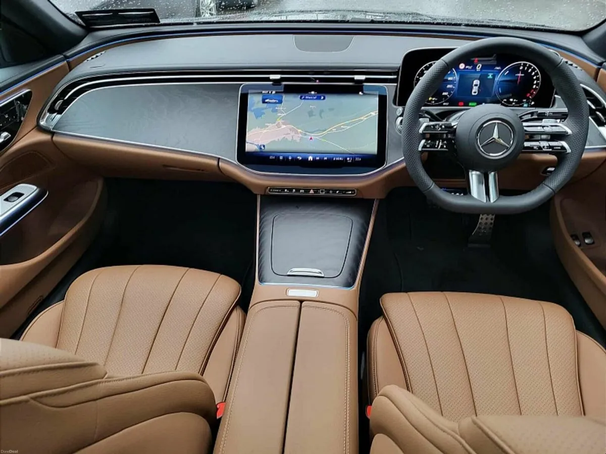 Mercedes-Benz E-Class E300e AMG EDITION PLUS AUTO - Image 4