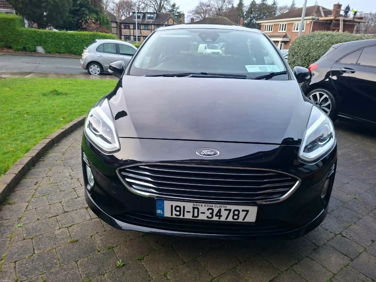 FORD FIESTA 1.1 TITANIUM 2019 BLACK LIKE NEW - Image 6
