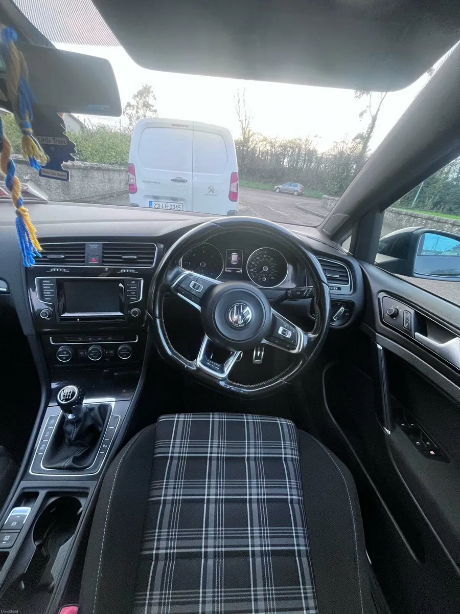 2014 Volkswagen golf GTD - Image 3