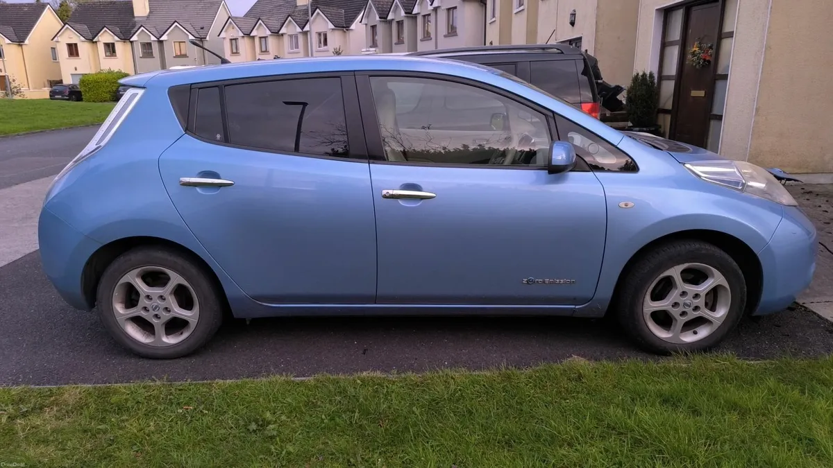 Nissan Leaf 2012 - Image 2