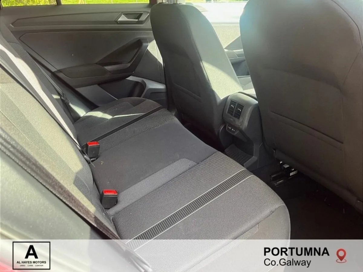 Volkswagen T-Roc 2022 LIFE 2.0 TDI 6SPEED 116BHP - Image 4