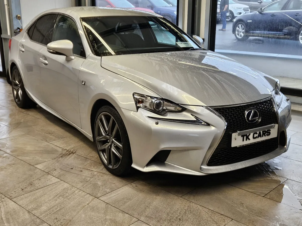 17 LEXUS IS-300 H SPORT HYBRID - Image 1