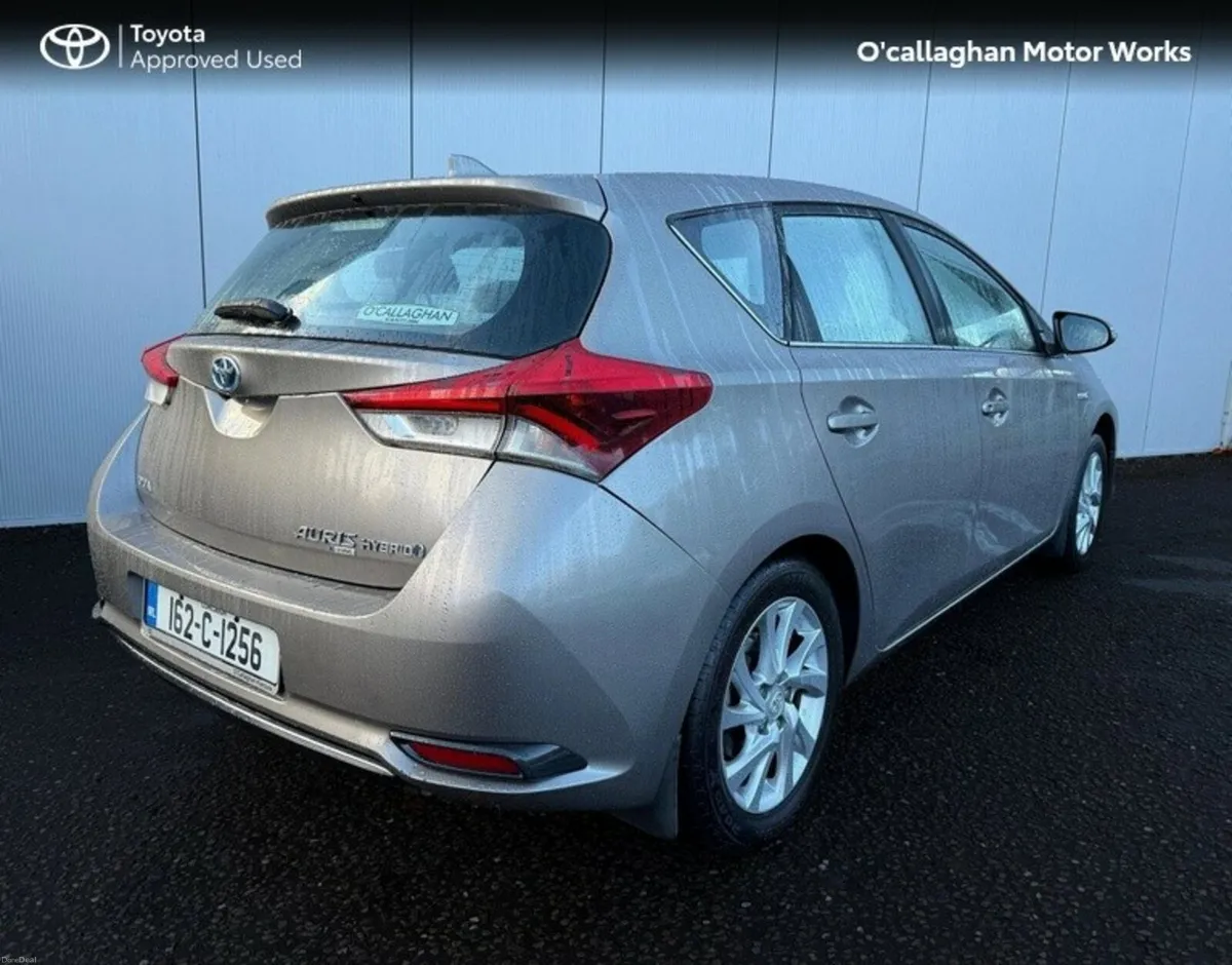 Toyota Auris 1.8 HYBRID LUNA 4DR AUTO - Image 4