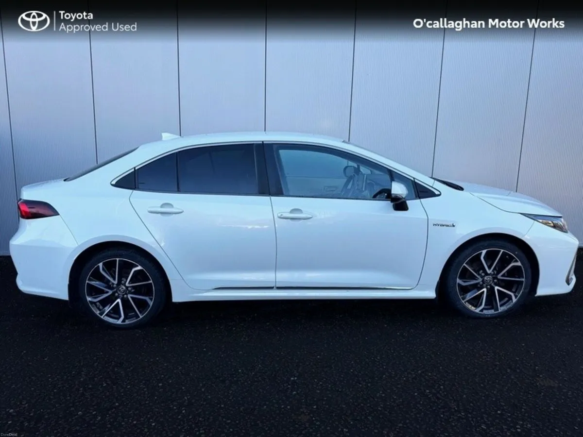 Toyota Corolla 1.8 HYBRID SOL 4DR AUTO - Image 5