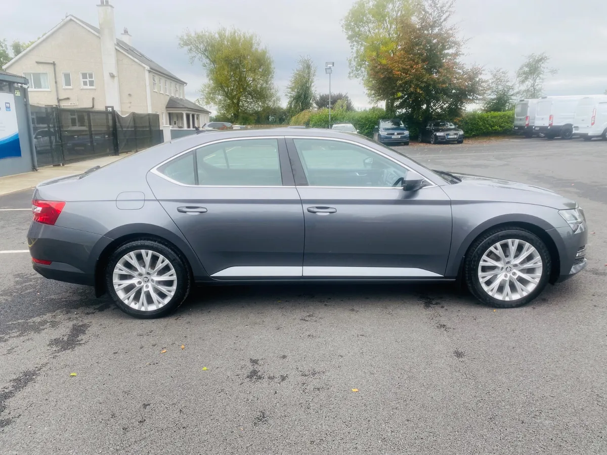 SKODA SUPERB STYLE AUTO 2.0 TDI 2022 (221) - Image 4