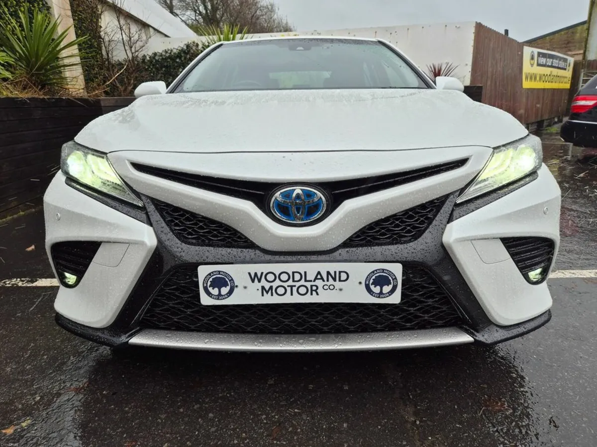 Toyota Camry 2.5 HYBRID / SOL WORLD SPORT EDITION - Image 4