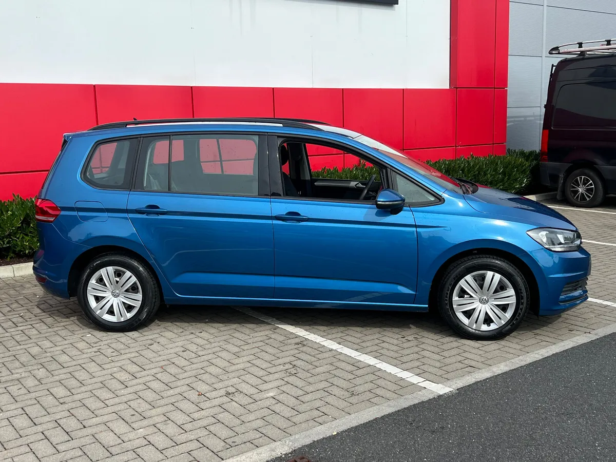 Volkswagen Touran 2017 NCT 2027 - Image 3