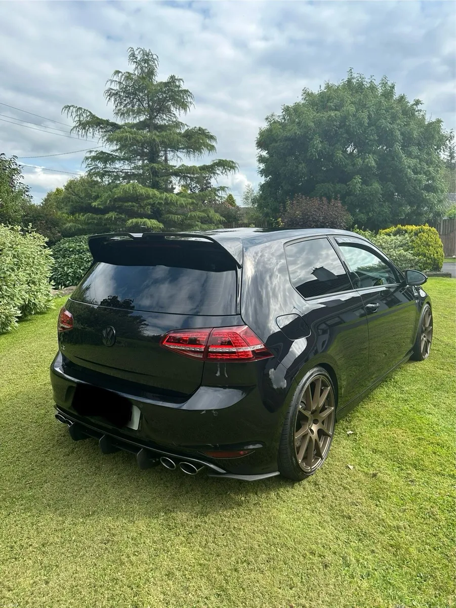 Golf R 300ps - Image 1