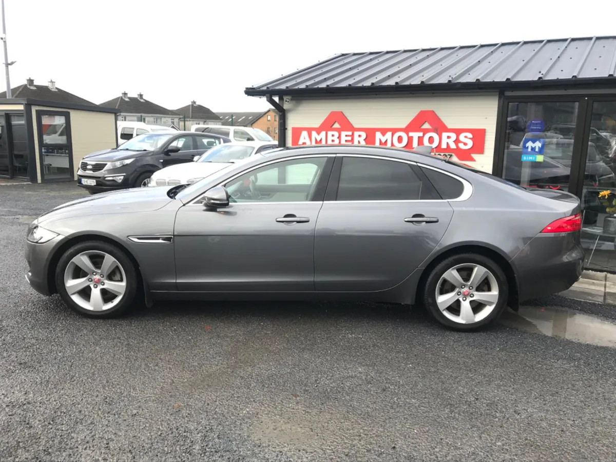 2018 Jaguar XF AUTOMATIC - Image 3
