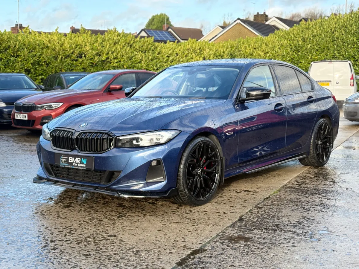 BMW G20 330 HYBRID SPORT AUTO - Image 3