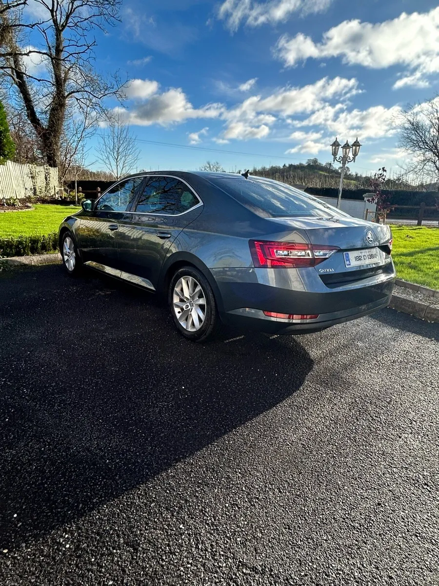 Skoda Superb 2.0L Low KM - Image 4