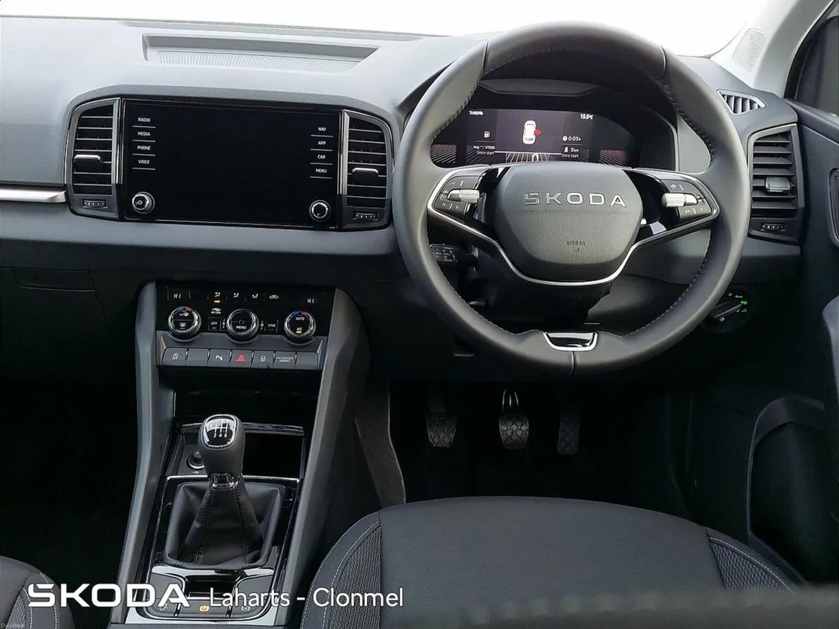 Skoda Karoq SELECTION 2.0TDI 115HP EX DEMO MASSIVE - Image 2
