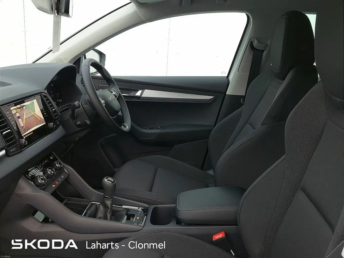 Skoda Karoq SELECTION 2.0TDI 115HP EX DEMO MASSIVE - Image 4