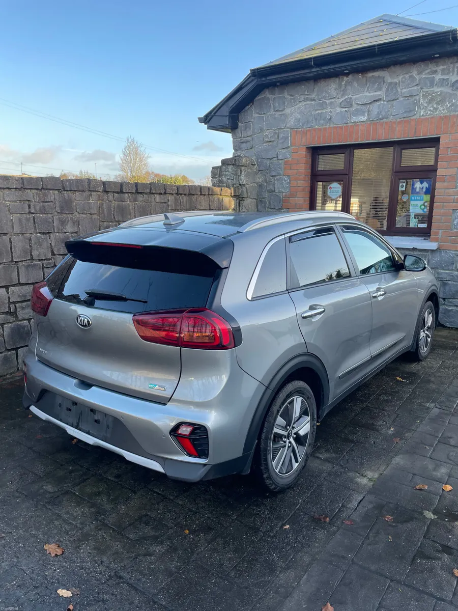 Kia Niro 2021 Auto plug in - Image 4