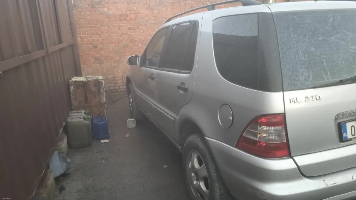 Mercedes-Benz M-Class 2005 - Image 3