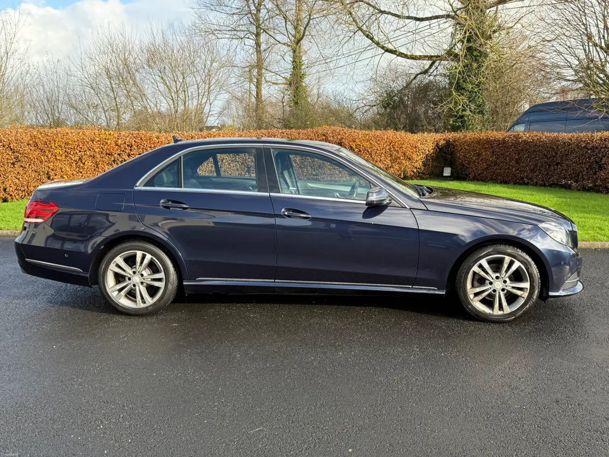 2014 Mercedes-Benz E-Class Elegance Sport - Image 4