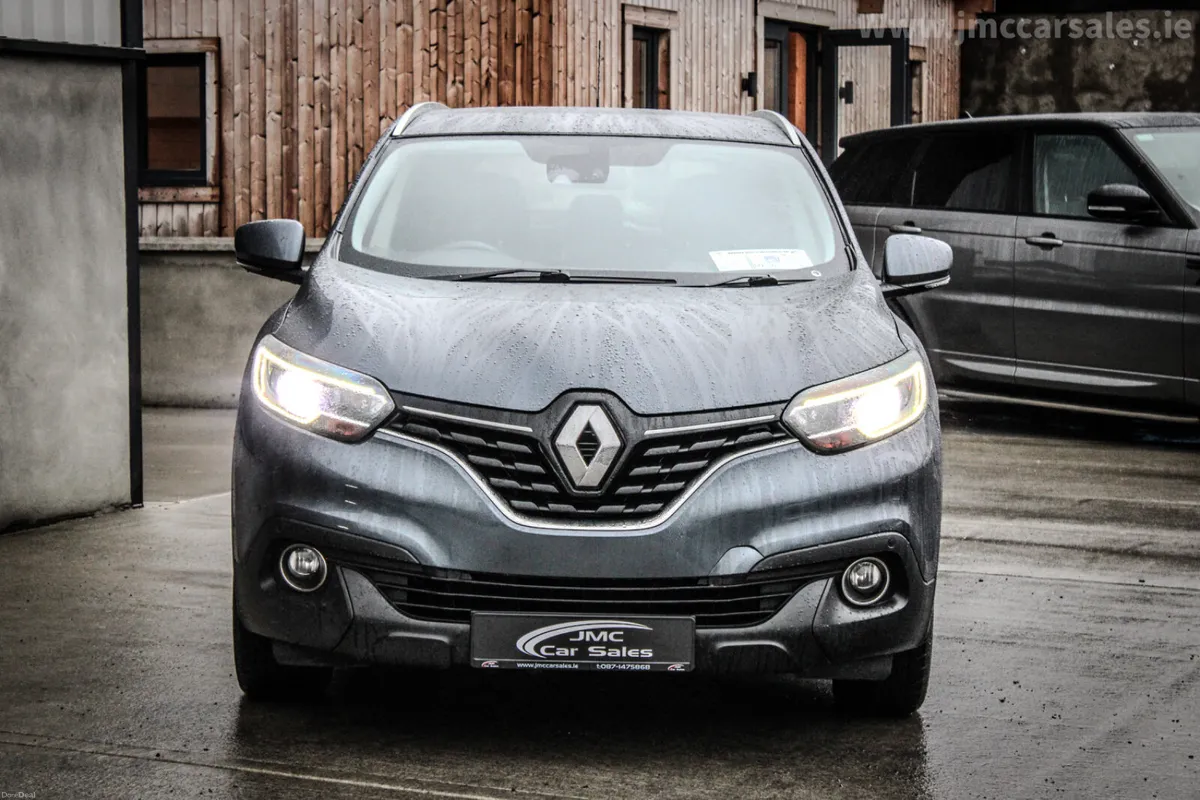 IMMACULATE 2017 RENAULT KADJAR DYNAMIC NAV - Image 2