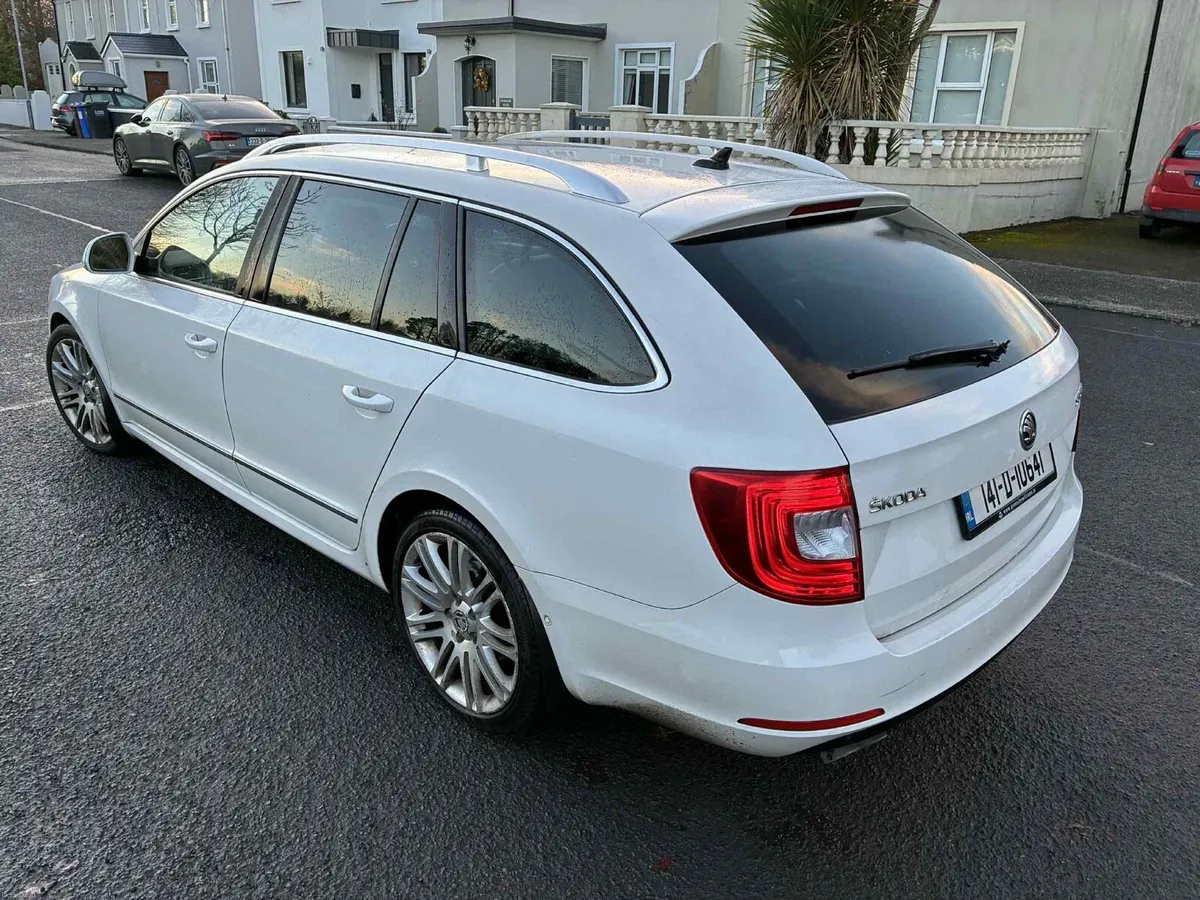 2014 Skoda Superb 2.0 TDI 140bhp Estate - Image 4