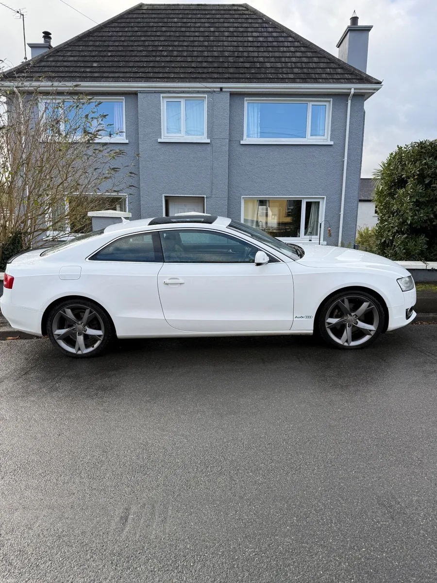 Audi A5 2010 - Image 2
