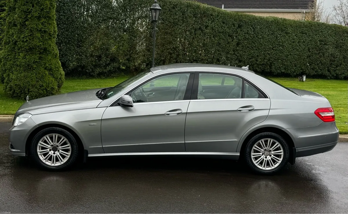 2010 Mercedes E200 Diesel Automatic - Image 2