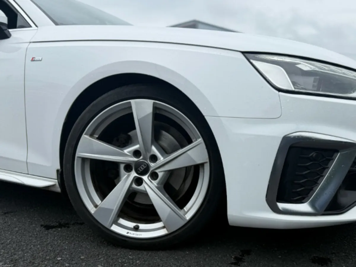 Audi A4 AVANT TDI S LINE - Image 4