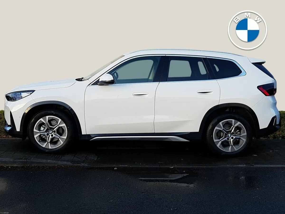 BMW iX1 eDrive20 xLine - Image 3