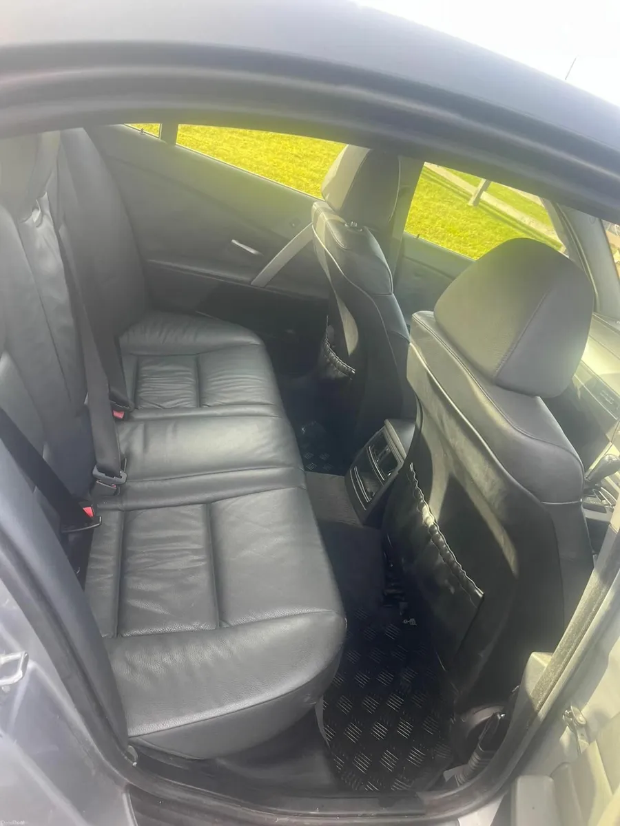 BMW 5-Series 2006 - Image 2