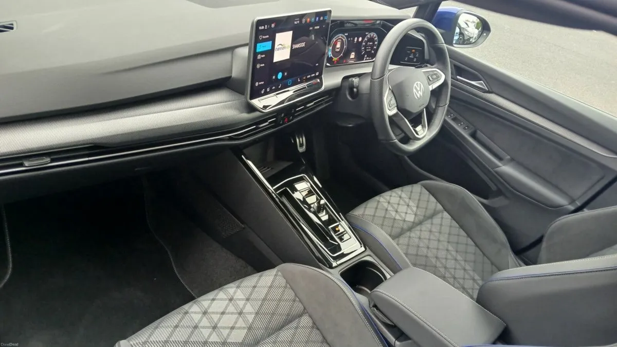 Volkswagen Golf R-LINE 2.0 TDI 150HP **REAR VIEW C - Image 3