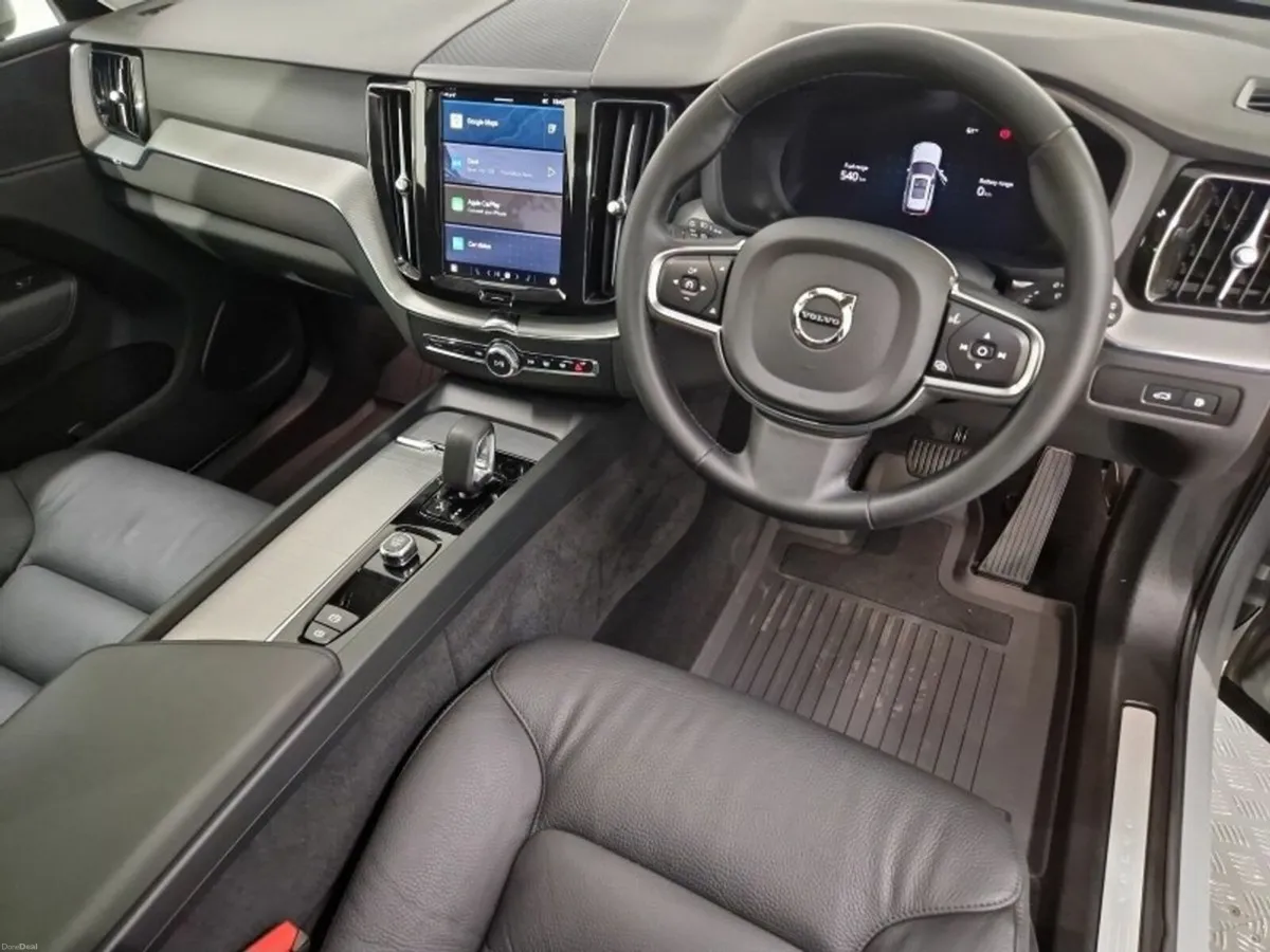 Volvo XC60 T6 AWD PHEV Core - Image 4