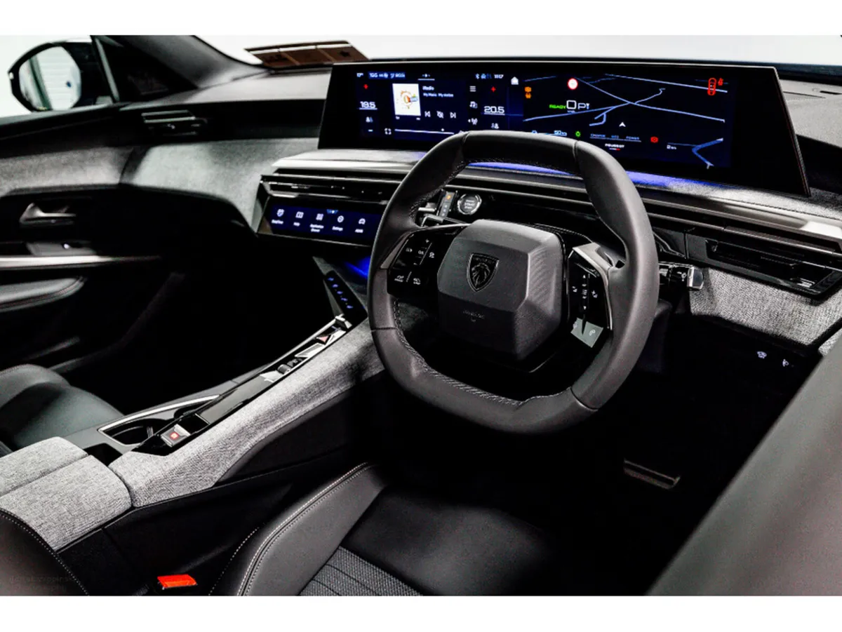 Peugeot 3008 E-Allure 73kWh 210bhp - includes Prot - Image 2