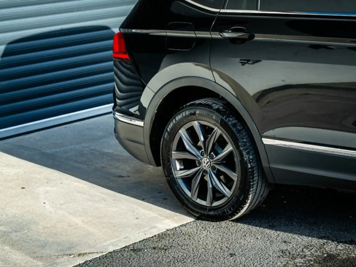 Volkswagen Tiguan Allspace Allspace *ANOTHER ONE D - Image 3