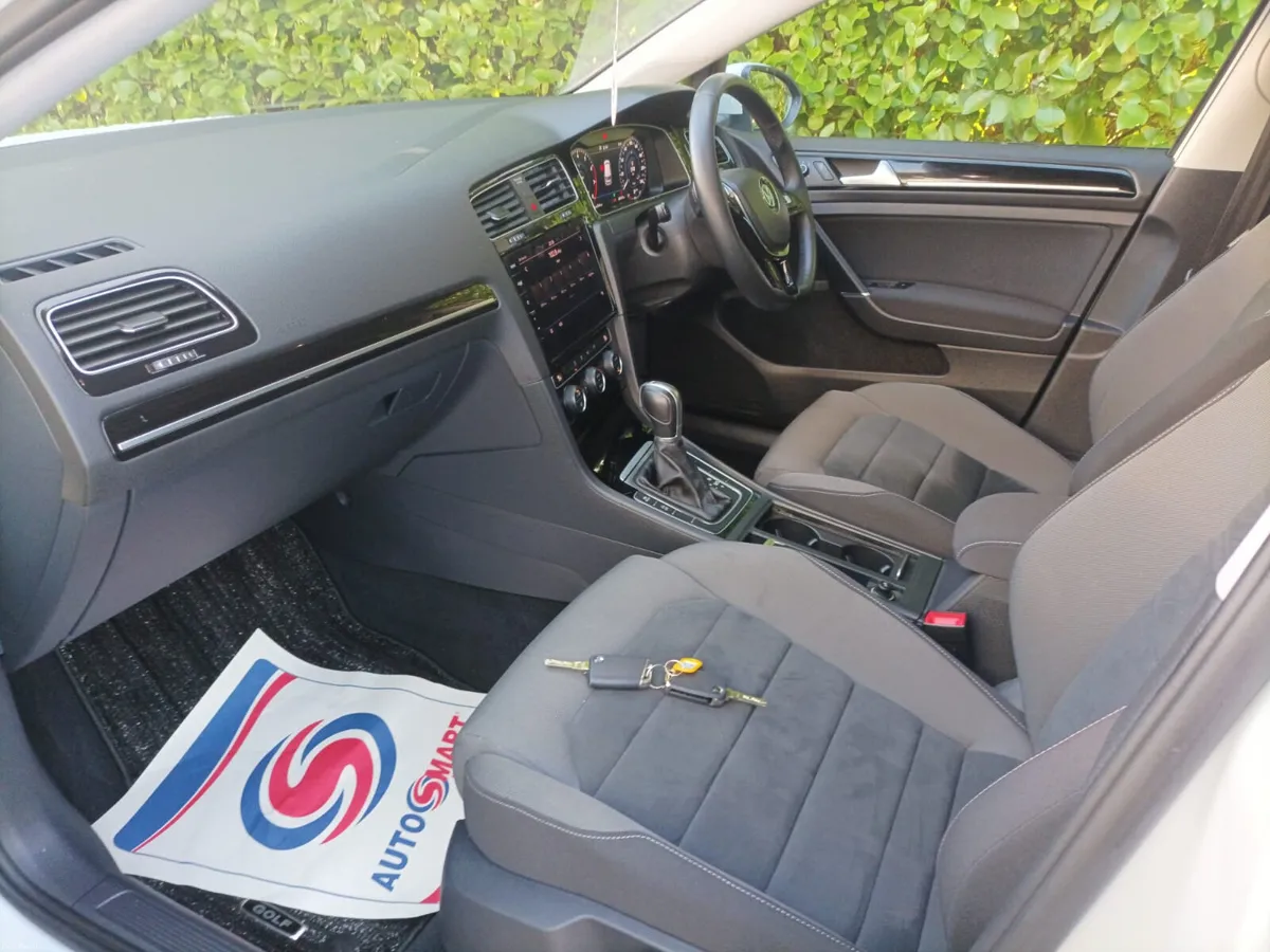 Volkswagen Golf 1.4 TSI Highline Automatic, 2019 - Image 3