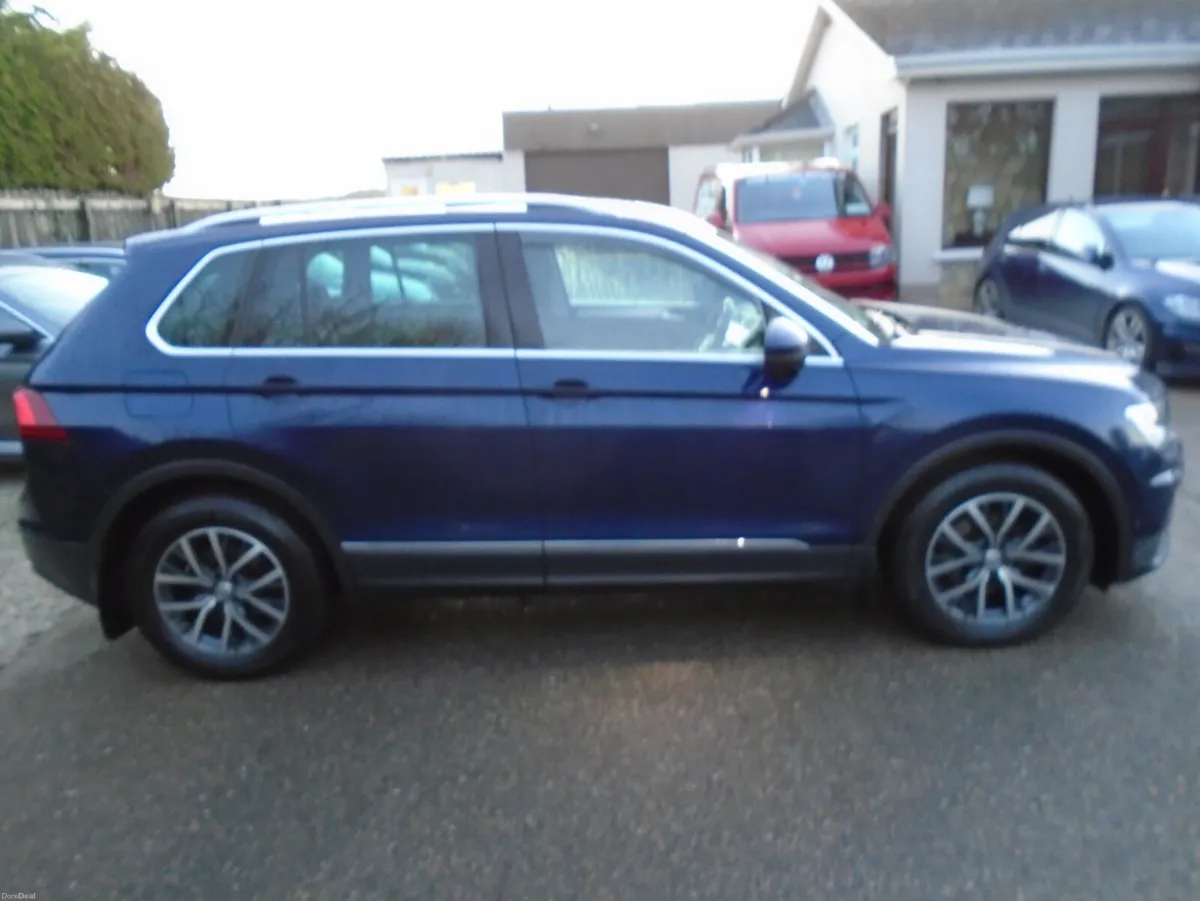 Volkswagen Tiguan 2018,panroof,camera,privacy glas - Image 2