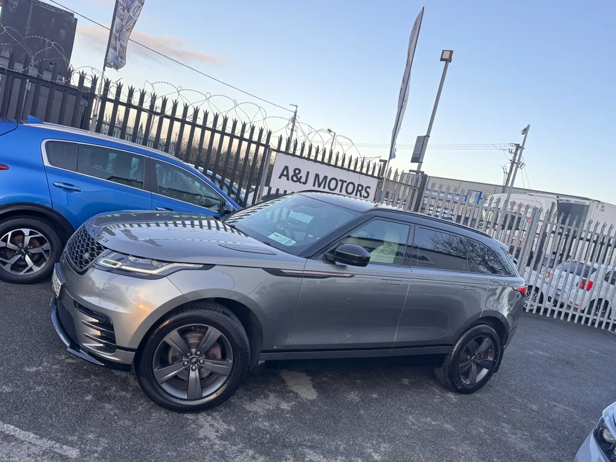 19 Range Rover Velar Diesel Automatic - Image 4