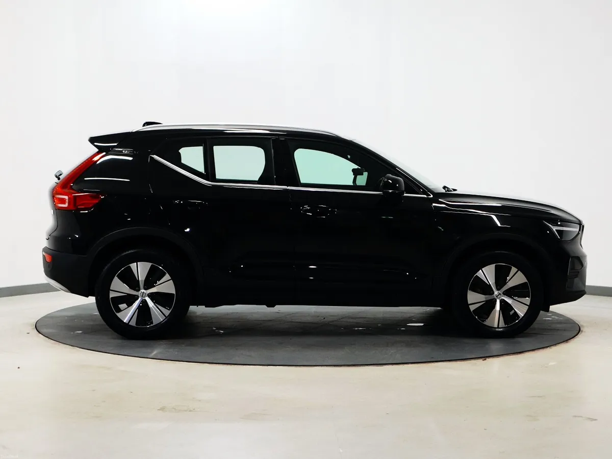 *25* 2022 Volvo XC40 1.5 T4 RECHARGE - Image 3