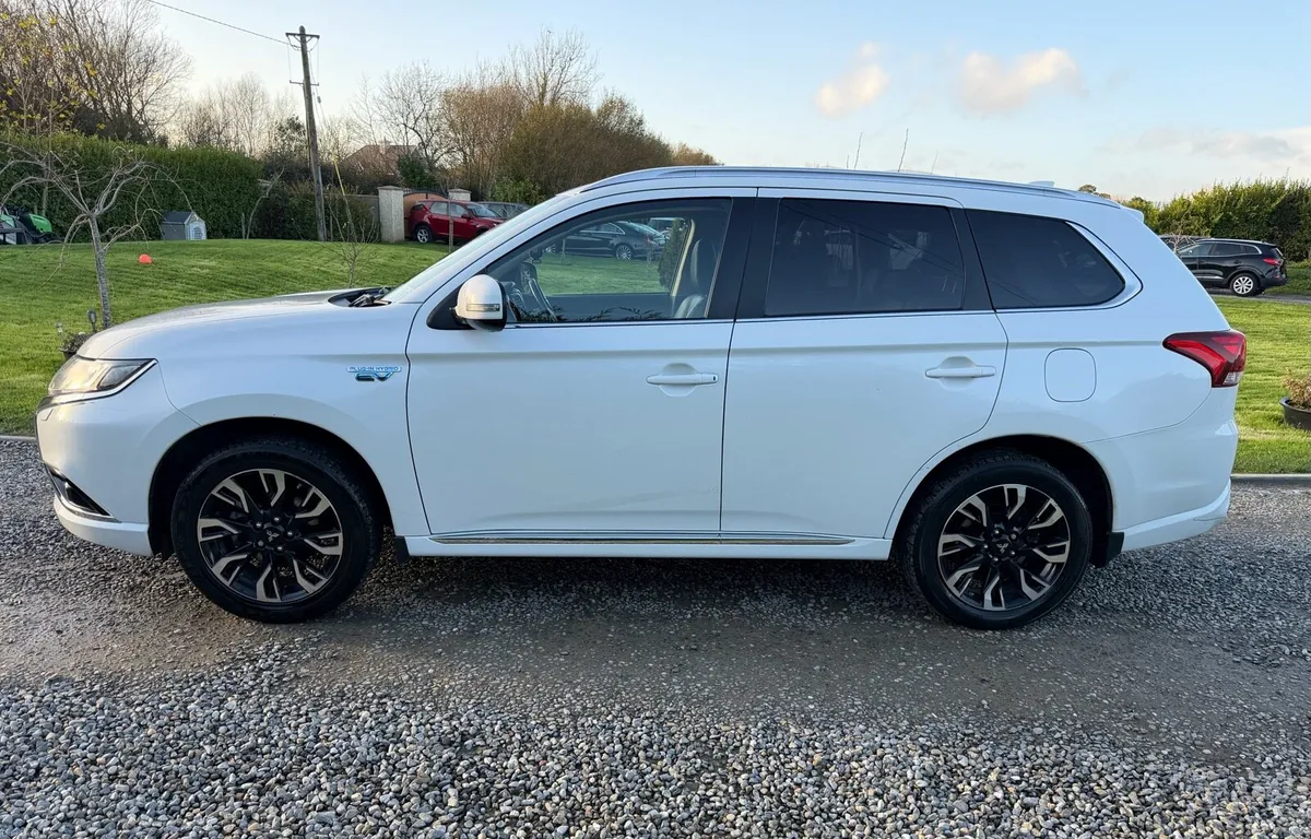 Mitsubishi Outlander - Image 3