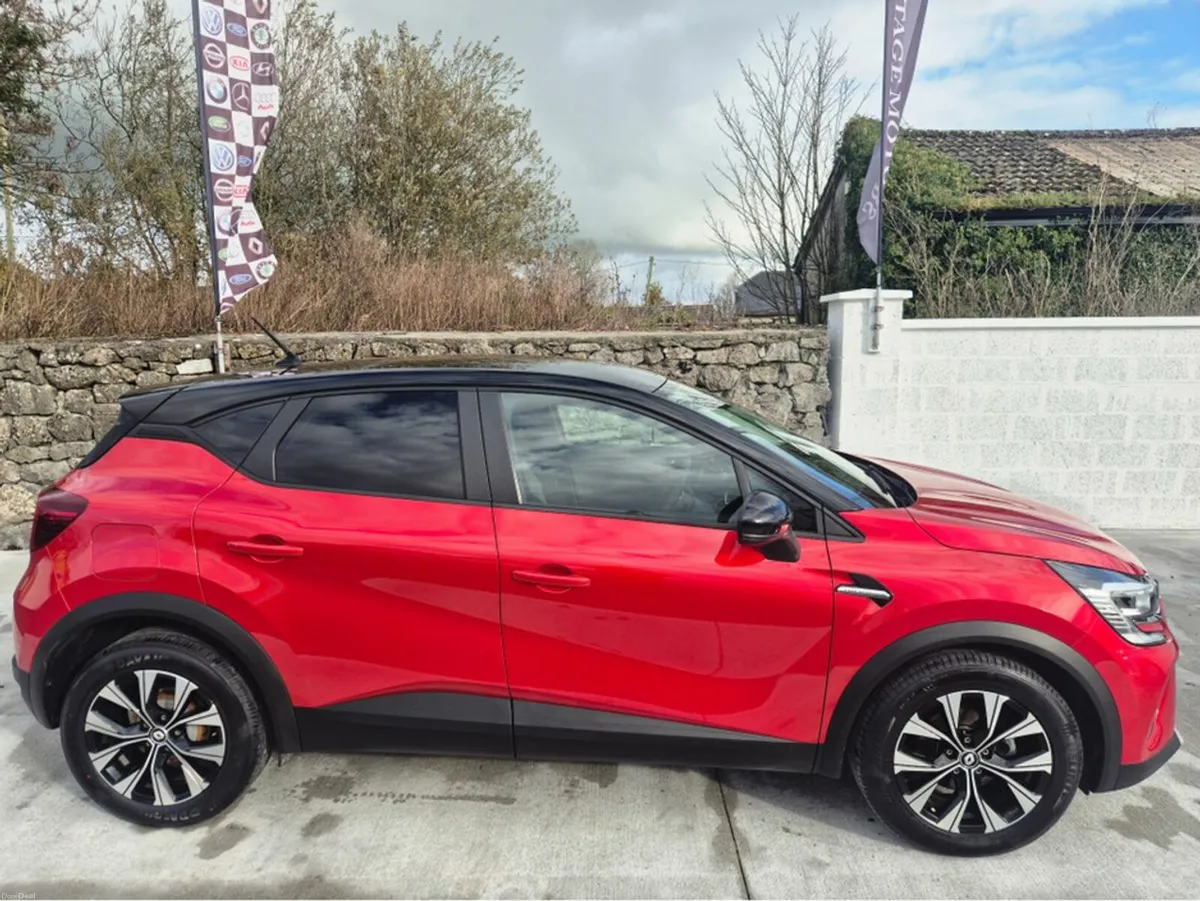 Renault Captur LIMITED EDITION NAEB TCE 90 5DR - Image 1