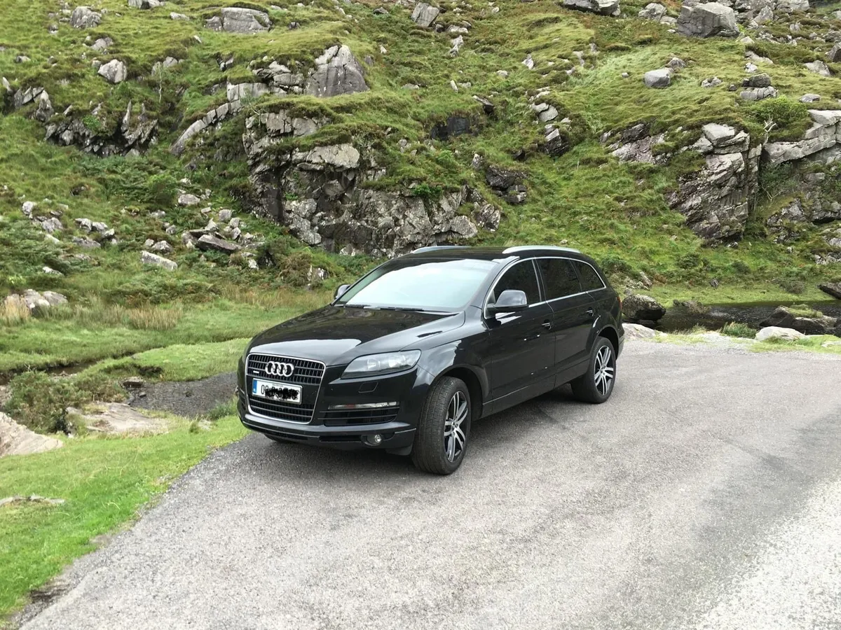 Audi Q7 - Image 1