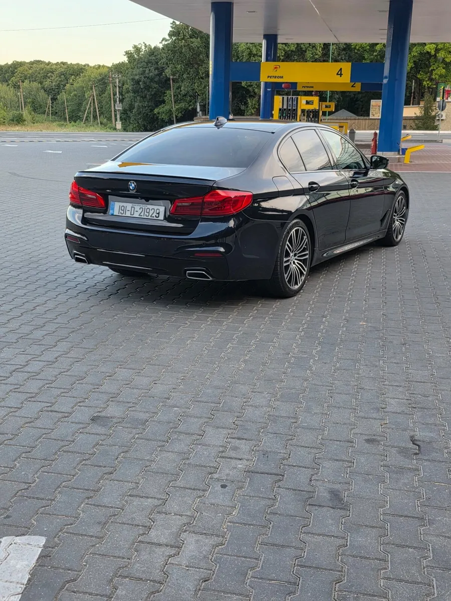 BMW 5-Series 2019 - Image 1