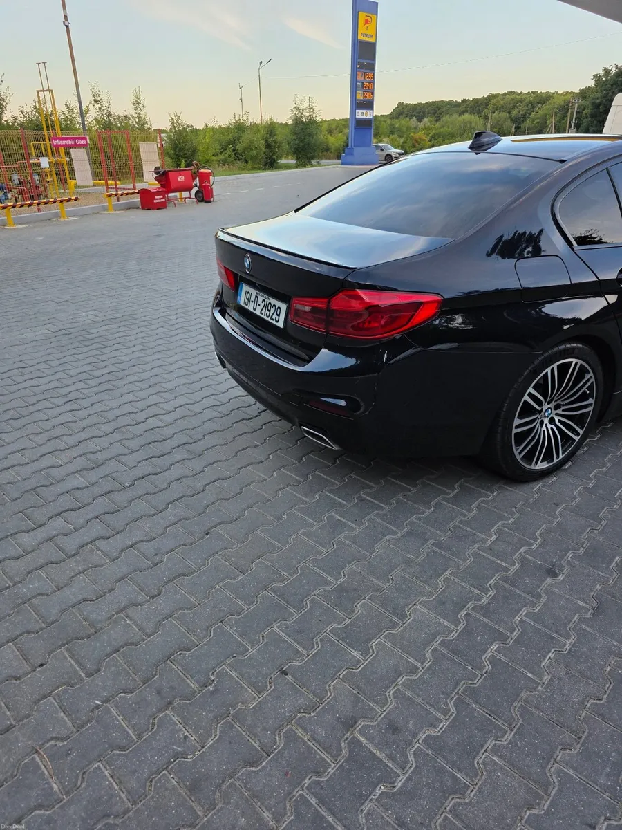 BMW 5-Series 2019 - Image 3