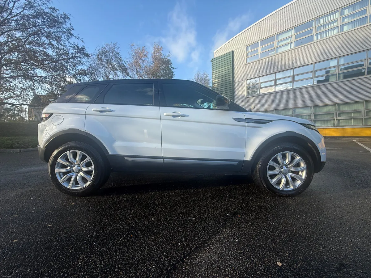 Range Rover Evoque 2.0D TD4 Automatic 4WD - Image 3