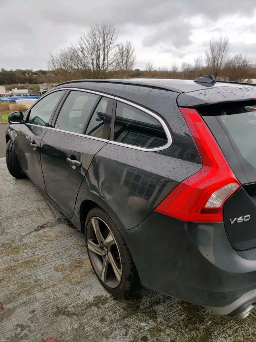 2016 Volvo V60  R design.  2.0 t/diesel €8750 ono. - Image 4