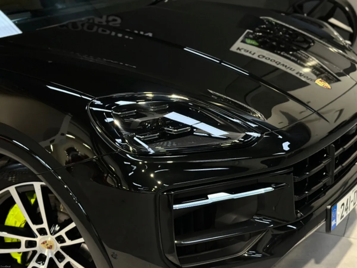 3.0 V6 E-HYBRID MEGA  SPEC - Image 3