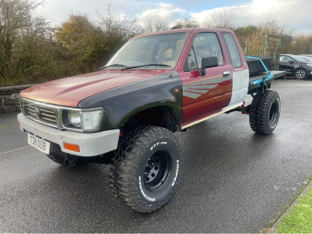 Toyota Hilux King cab - Image 4