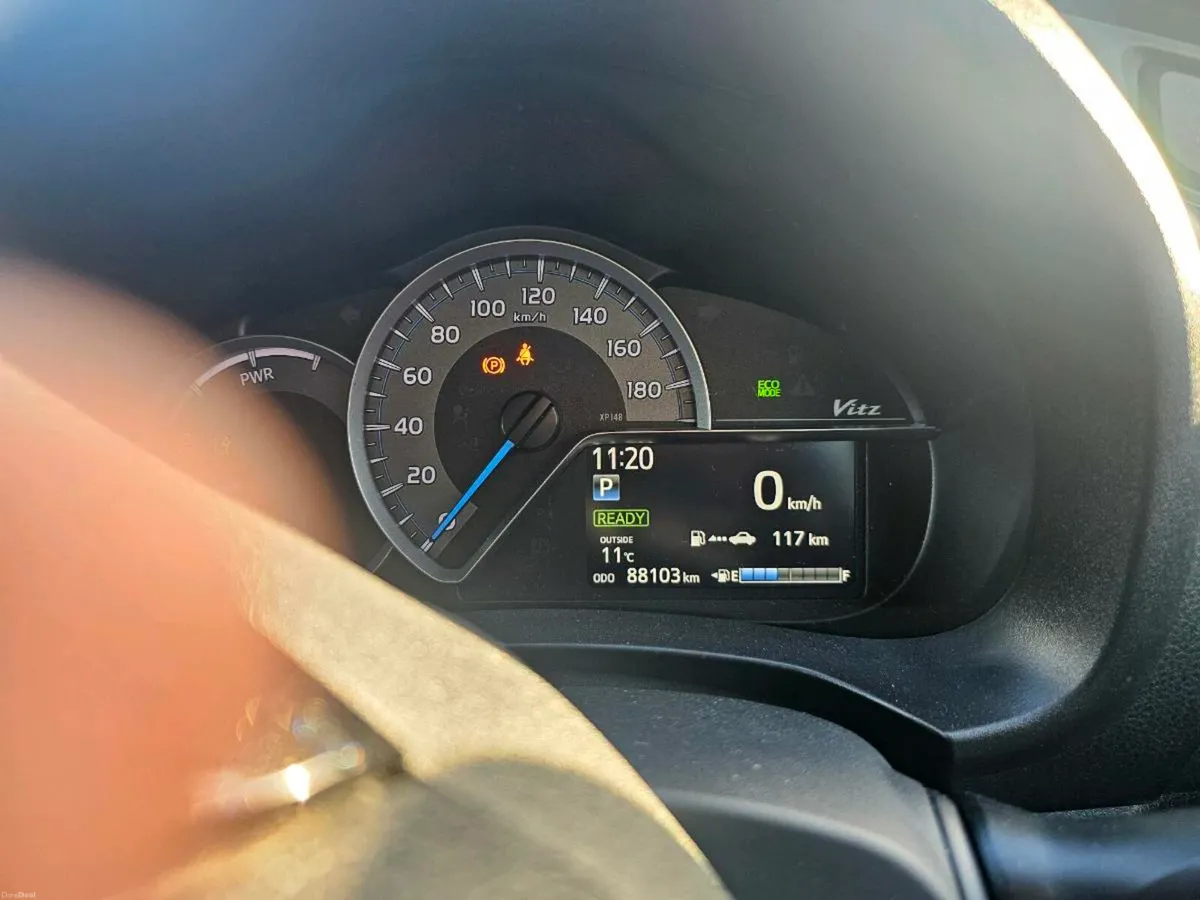 Toyota vitz hybrid 2019 - Image 3