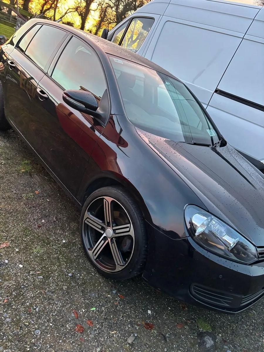 Volkswagen Golf 2012 - Image 1