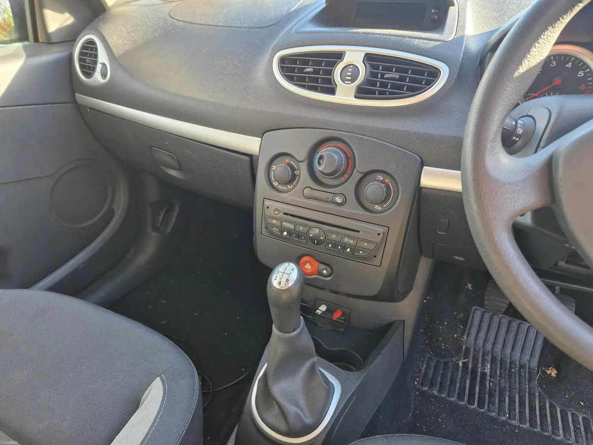 Renault Clio - Image 4