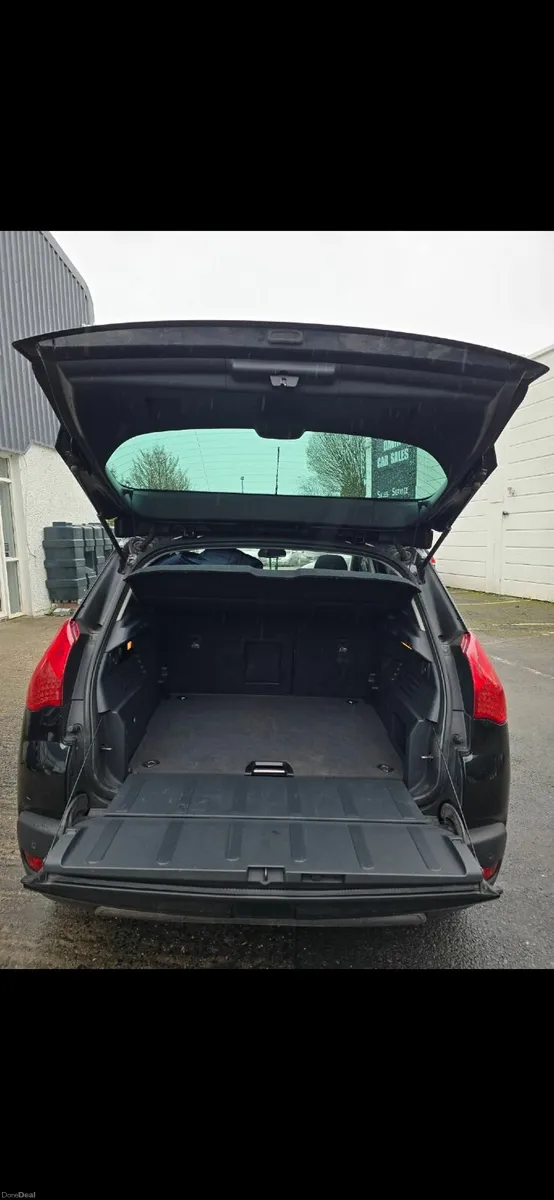 PEUGEOT 3008 1.6 HDi SV Luxury - Image 3